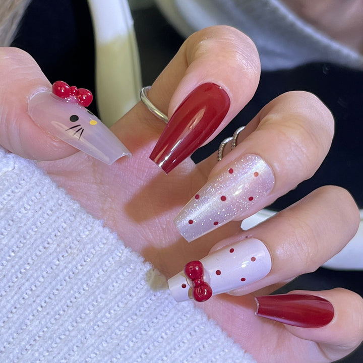Glamouröses Press-On Nagelkunst-Set mit stylishen Edelstein-Akzenten Karnz