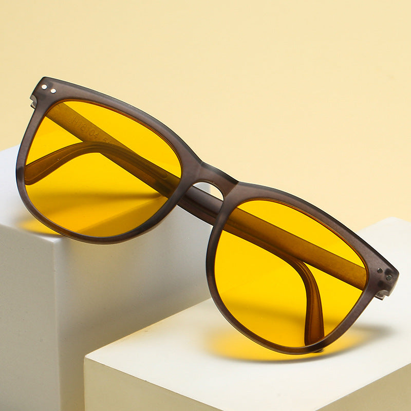 Damen Modische Schildpatt Sonnenbrille mit stilvollem Rahmen Karnz