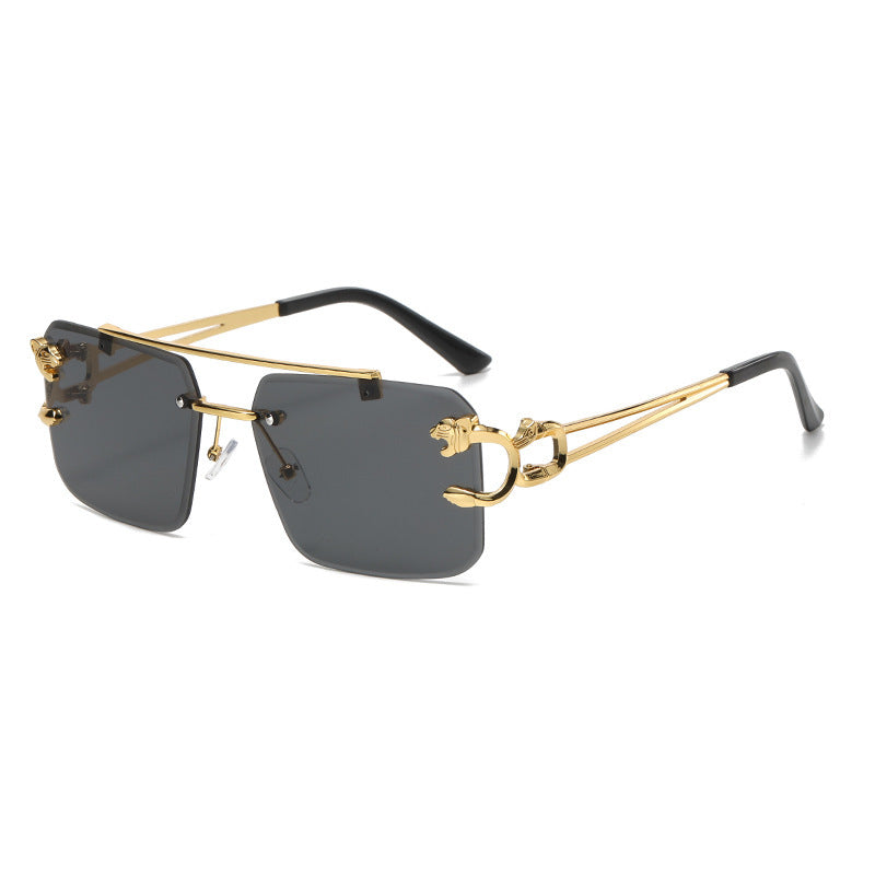 Damen Brille mit extravagantem Rahmen und luxuriösen Akzenten Karnz