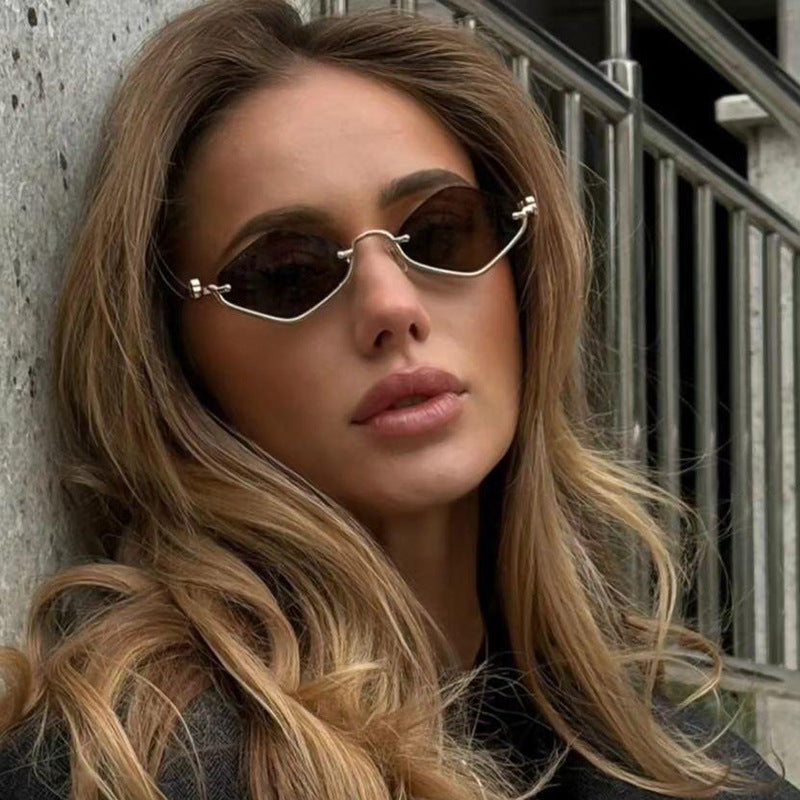 Damen trendy quadratische Sonnenbrille mit filigranem Metallrahmen Karnz