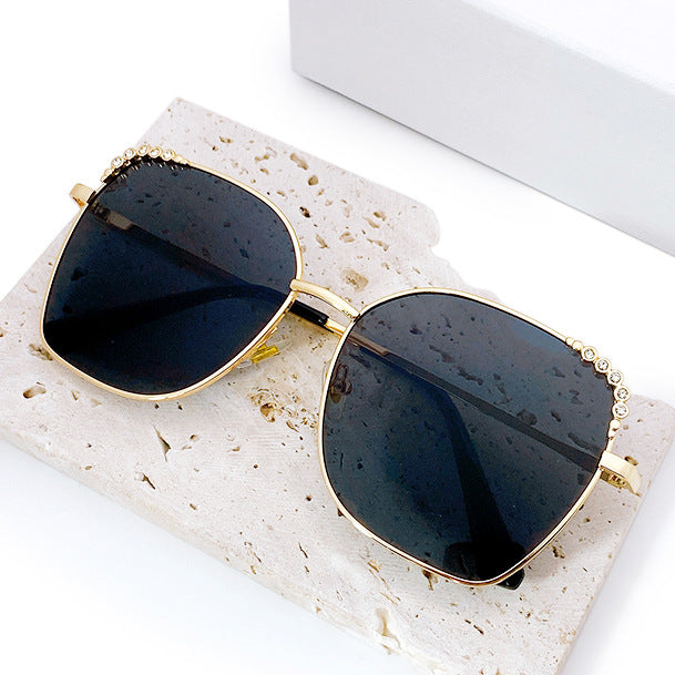 Elegante Quadratische Sonnenbrille mit Funkelnden Akzenten Karnz