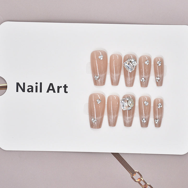 Luxuriöse mit Strass verzierte Nagelverlängerungen Karnz