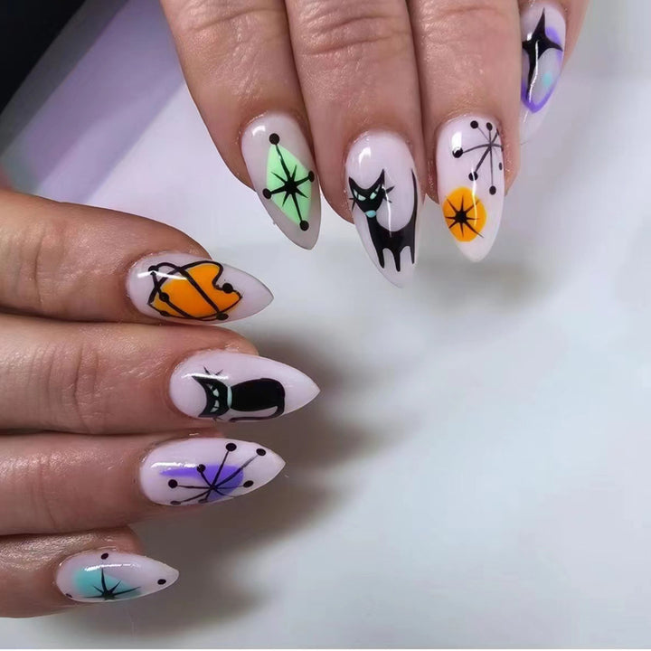 Kunstnagelset mit künstlerischen Halloween-Motiven Karnz