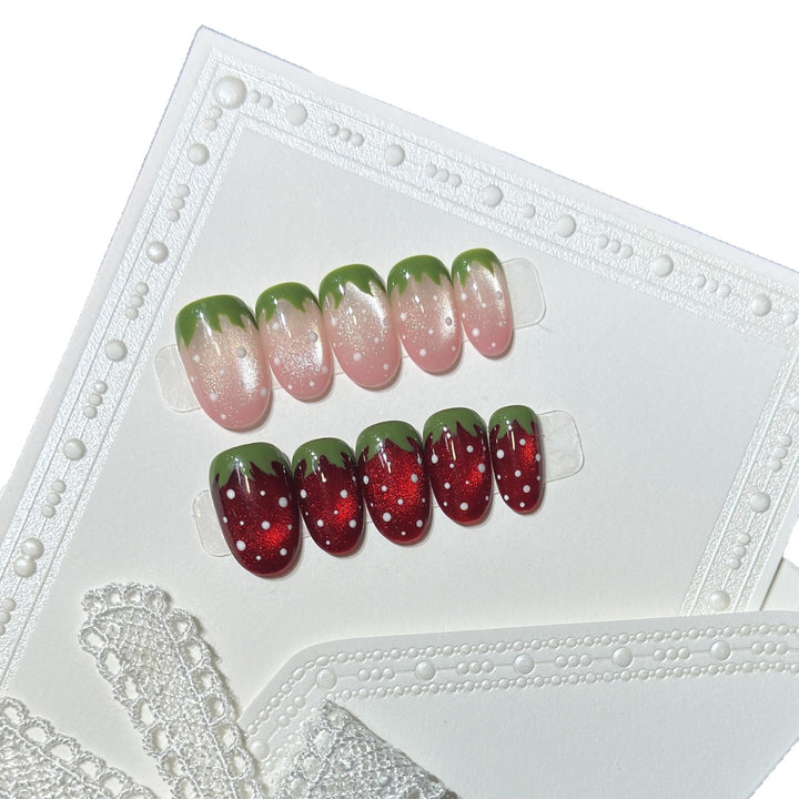 Künstlerisches Erdbeerdesign Press-On Nagelset Karnz