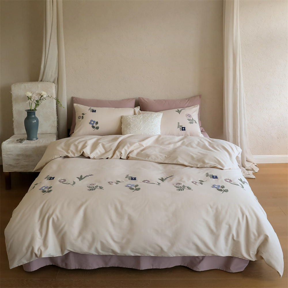 Bettwäsche-Garnitur aus Baumwollsatin mit floraler Stickerei