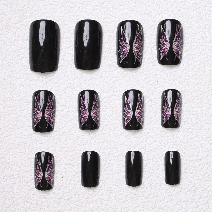 Künstlerisches Press-On Nail Design Karnz