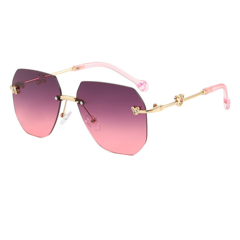 Damen stilvolle Oversized-Sonnenbrille mit facettiertem Rahmen Karnz