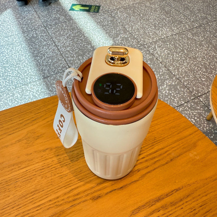 Damen isolierter Kaffeebecher mit praktischer Halteschlaufe Karnz