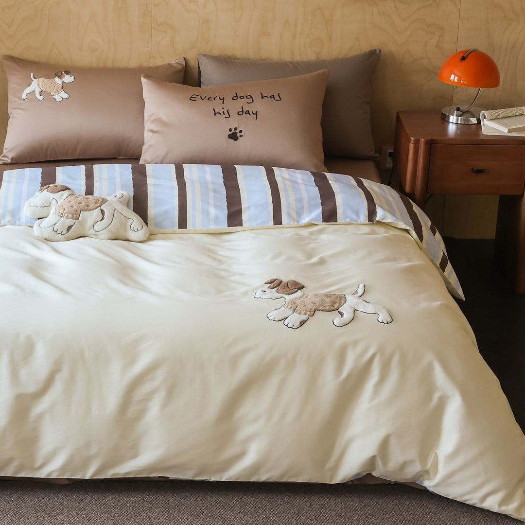 Bestickte Hund-Applikation Baumwolle Bettwäsche Set mit Wendbarem Gestreiftem Panel & Kissenbezügen