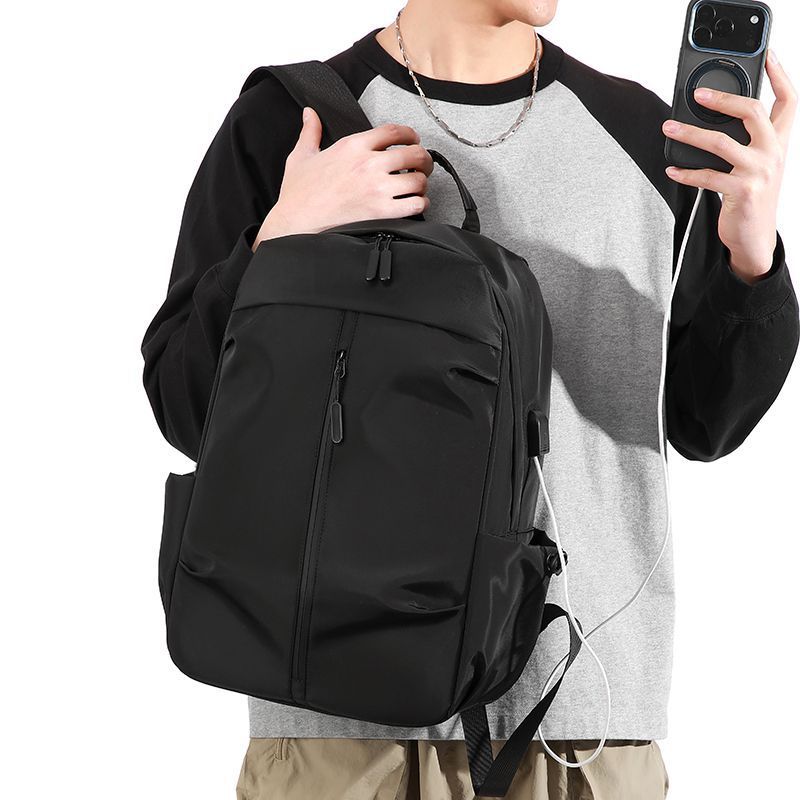 Ergonomischer Rucksack mit Intelligentem Stauraumkonzept Karnz