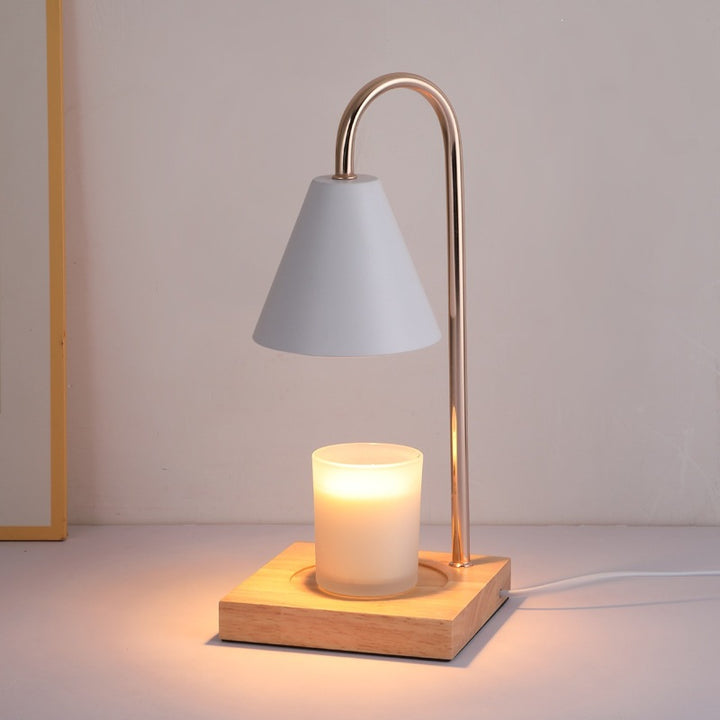 Moderne Tischlampe mit Kerzenhalter