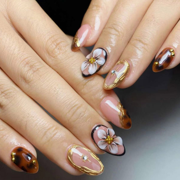 Künstlerisches Press-On Nagelkunst Set Karnz