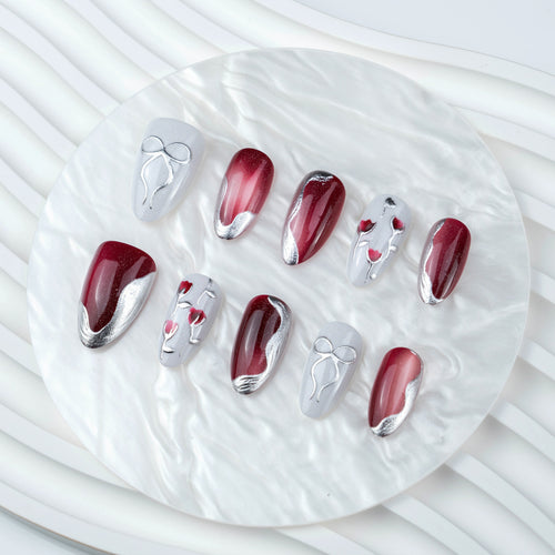 Elegantes Künstlerisches Press-On Nagelset mit Glänzendem Finish und Floralen Akzenten Karnz