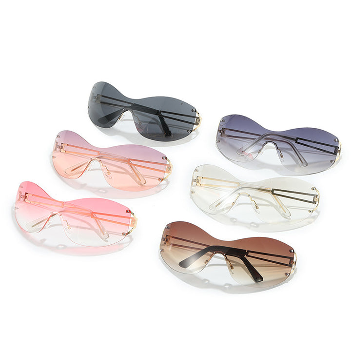 Futuristische Ultra-Wrap Sonnenbrille mit metallischen Akzenten Karnz