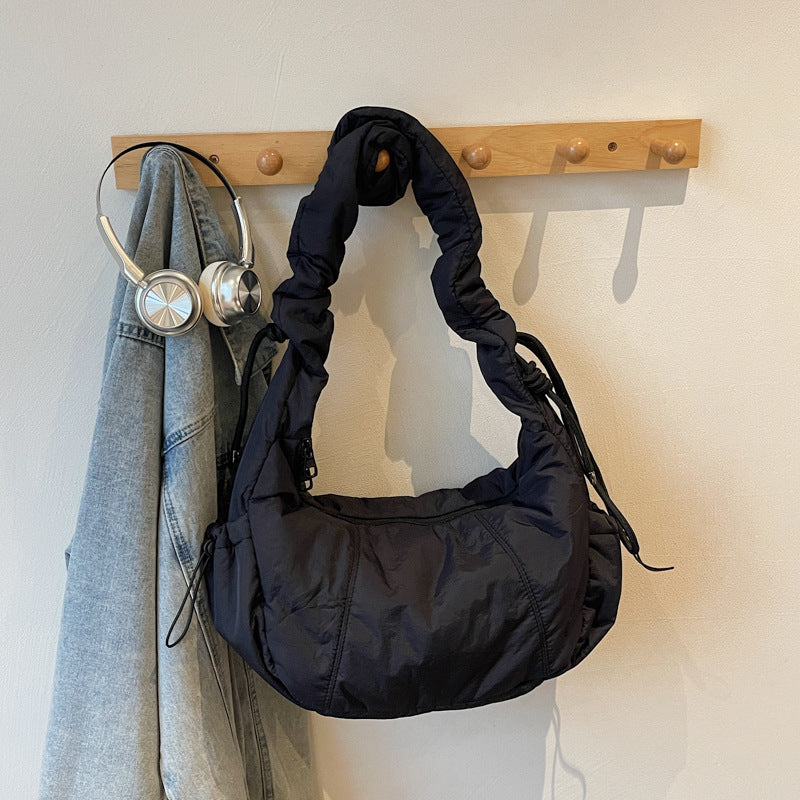 Lässige lässige Schultertasche