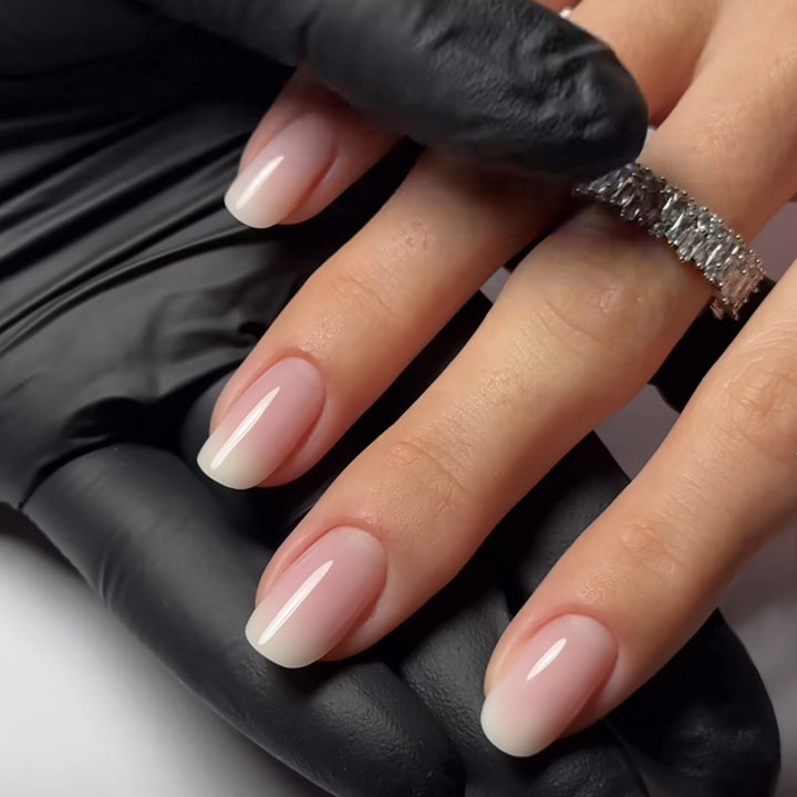 Elegante Press-On Gel-Nagelverzierungen Karnz