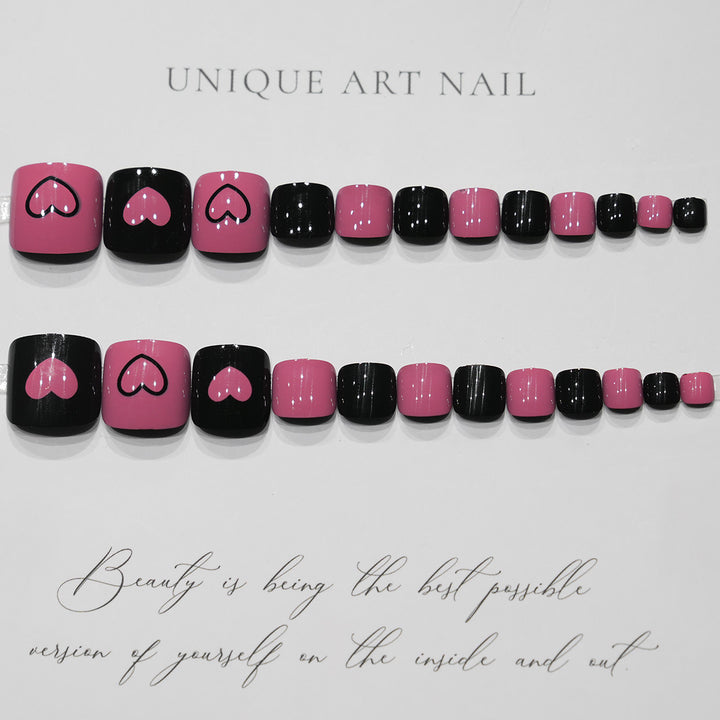 Liebe-inspirierte Pediküre Nagelkunst