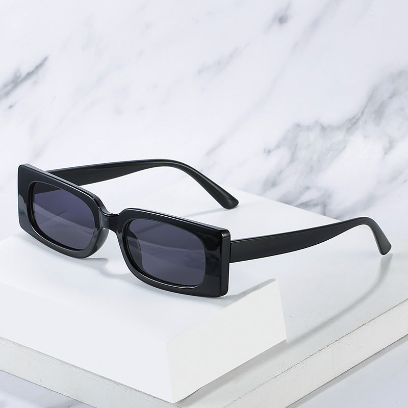 Damen Sonnenbrille im modernen Retro-Stil Karnz