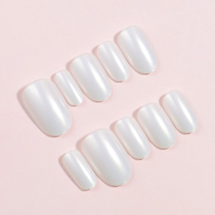 Premium Elegante Glänzende Press-On Nagelkunst Karnz