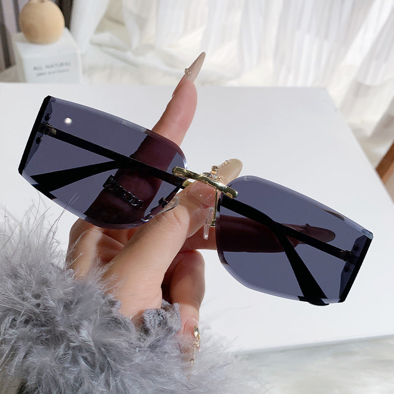 Damen elegante Sonnenbrille mit hochwertigem geometrischem Design Karnz