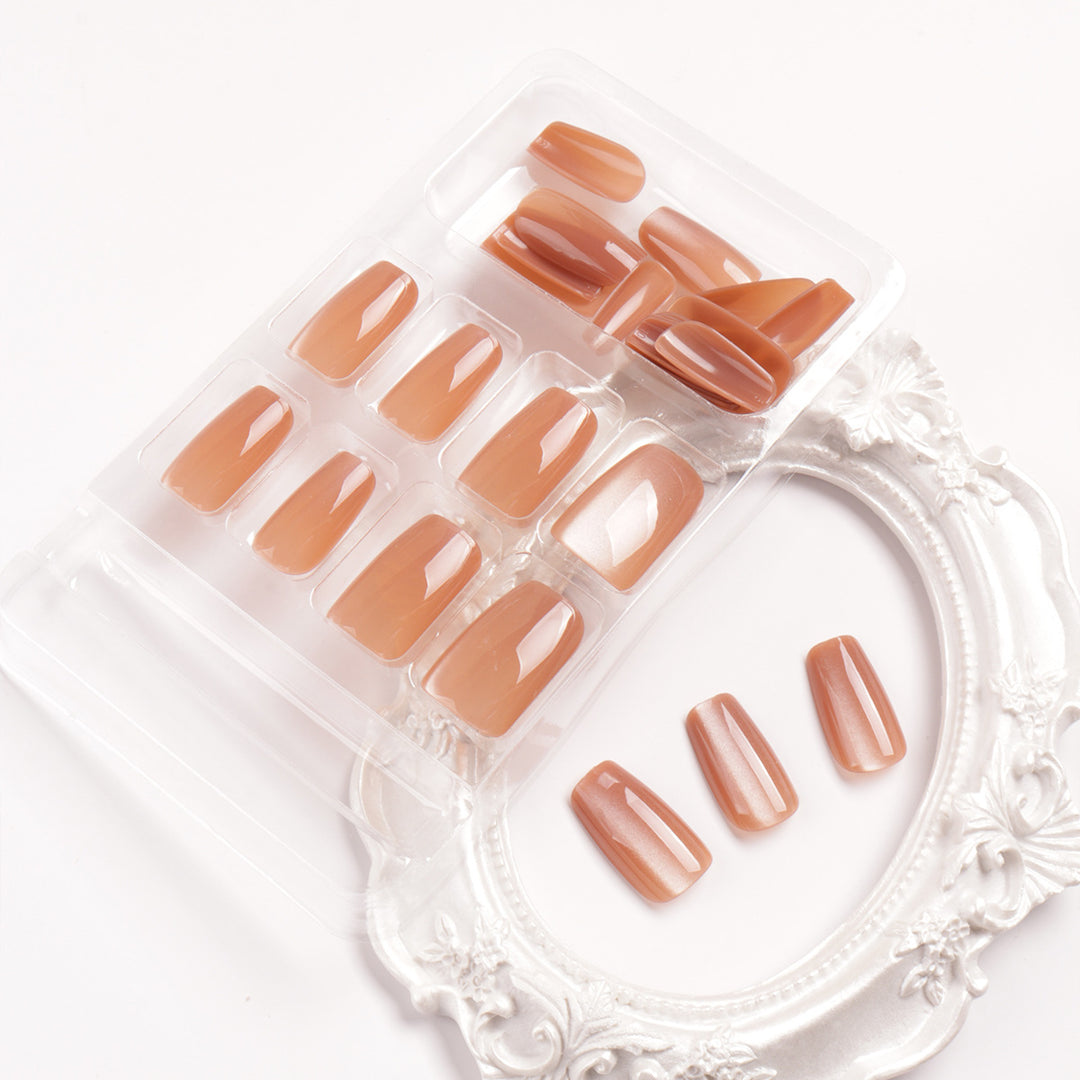 Premium Glänzende Gel-Nagelverlängerungen Karnz