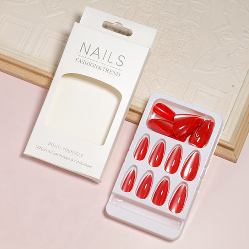 DIY Press-On Nail Set mit Glänzendem Finish Karnz
