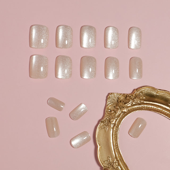 Glitzer-infused Press-On Nagelkunst Karnz