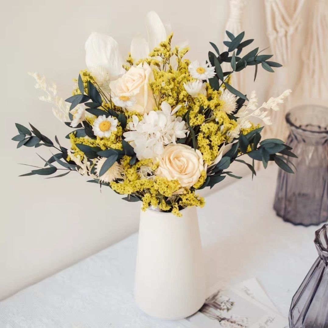 Trockenblumenstrauß Tischmittelstück