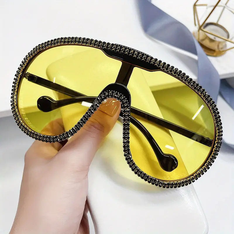 Damen extravagante Sonnenbrille mit funkelndem Rahmen Karnz