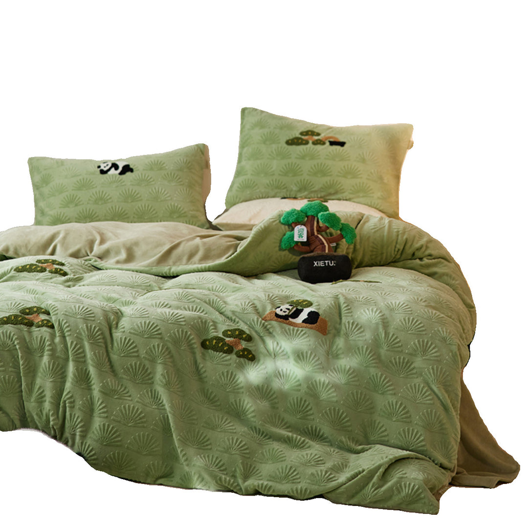 Flauschige Microfaser-Bettwäschegarnitur mit Reliefjacquard und gestickten Panda-Motiven