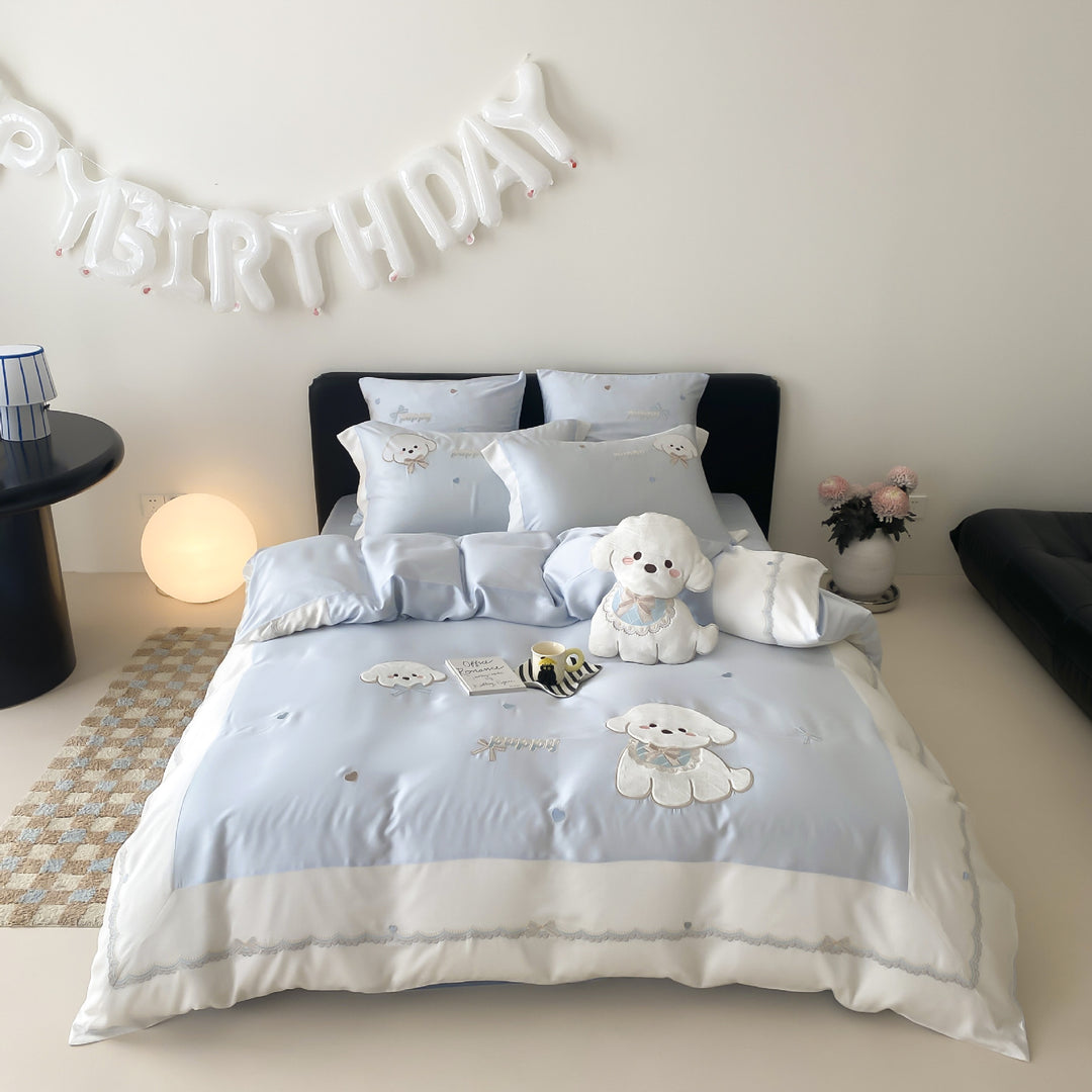 Kinder-Bettwäsche-Set aus Baumwollsatin mit bestickten Hund-Applikationen und Kuschelplüschtier