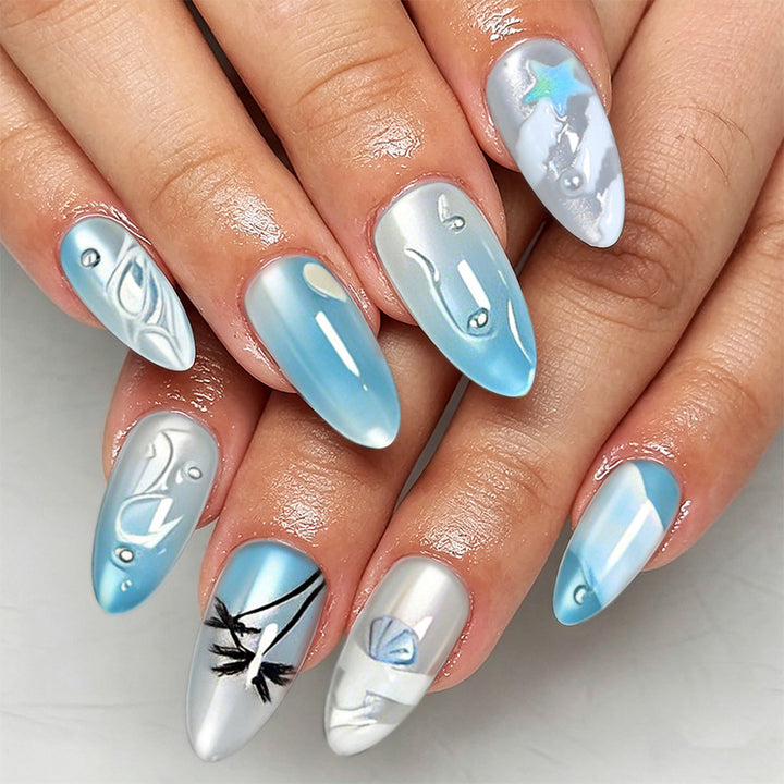 Kunstnagelset mit eleganten Wasser- und Meeresmotiven Karnz