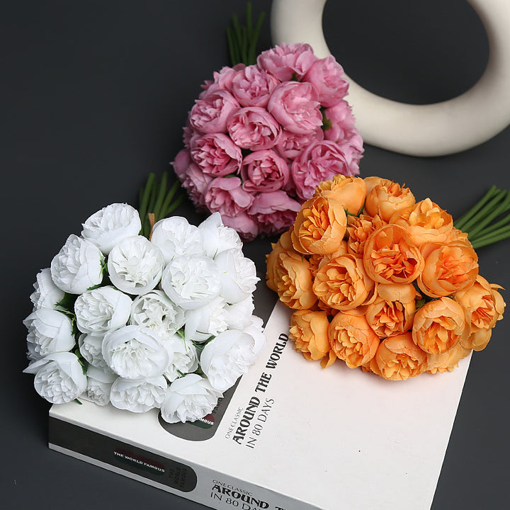 Realistischer Kunstblumenstrauß