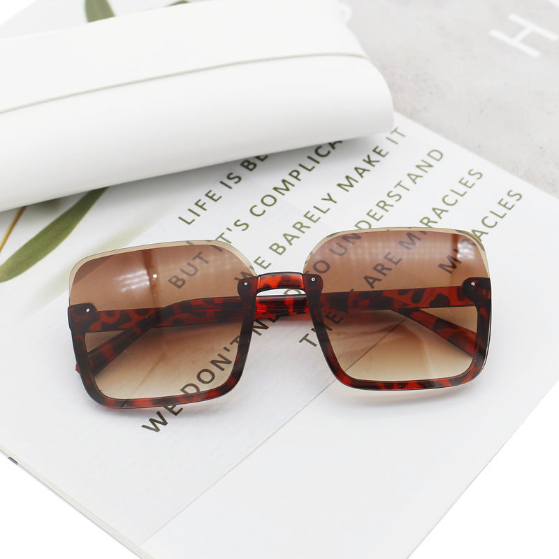 Damen quadratische Sonnenbrille mit extravagantem Leopardenmuster Karnz