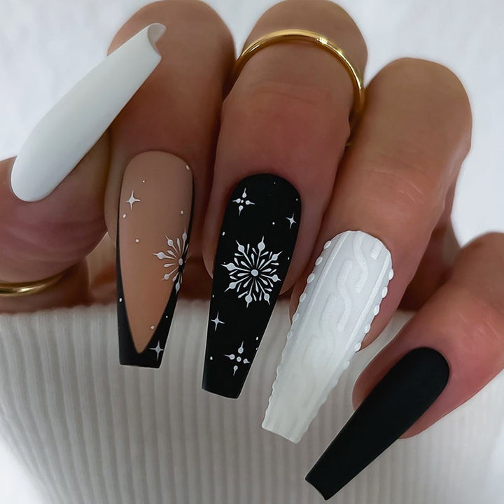 Künstlerisches Press-On Nageldesign Set Karnz