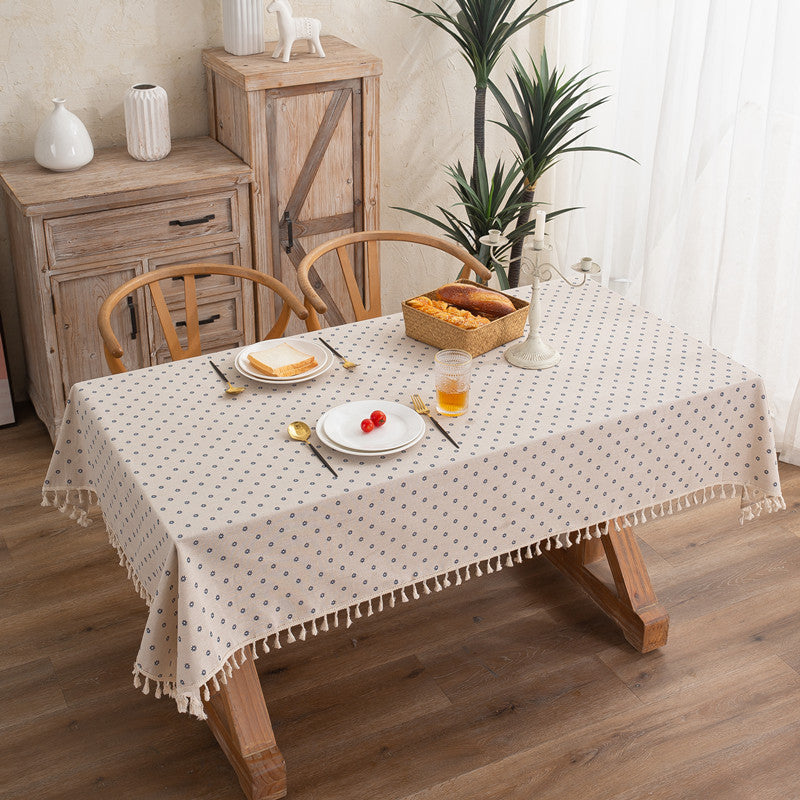 Elegante Tischdecke mit Quastenbesatz