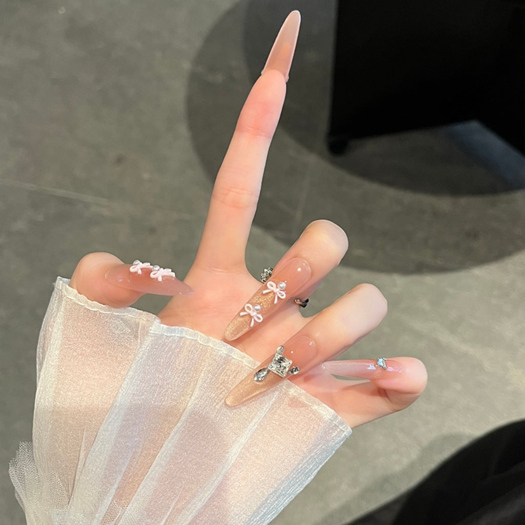 Dekorative Nagelkunst Karnz