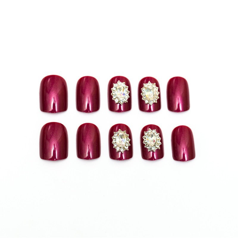 Elegantes mit Strass verziertes Press-On-Nagelkunst-Set