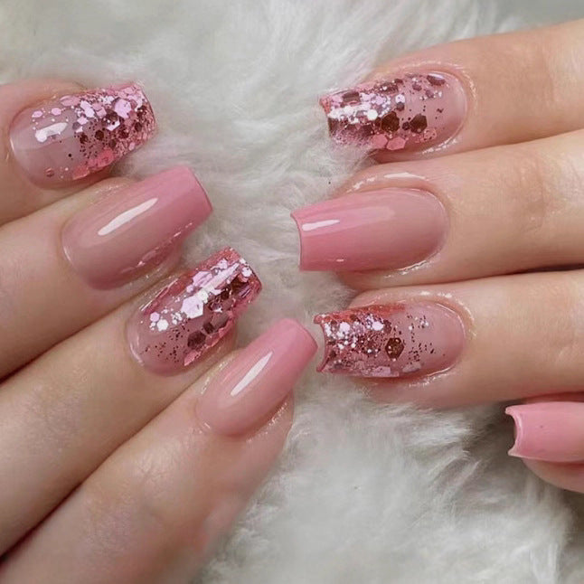 Elegante Ombre-Nagelverlängerungen Karnz