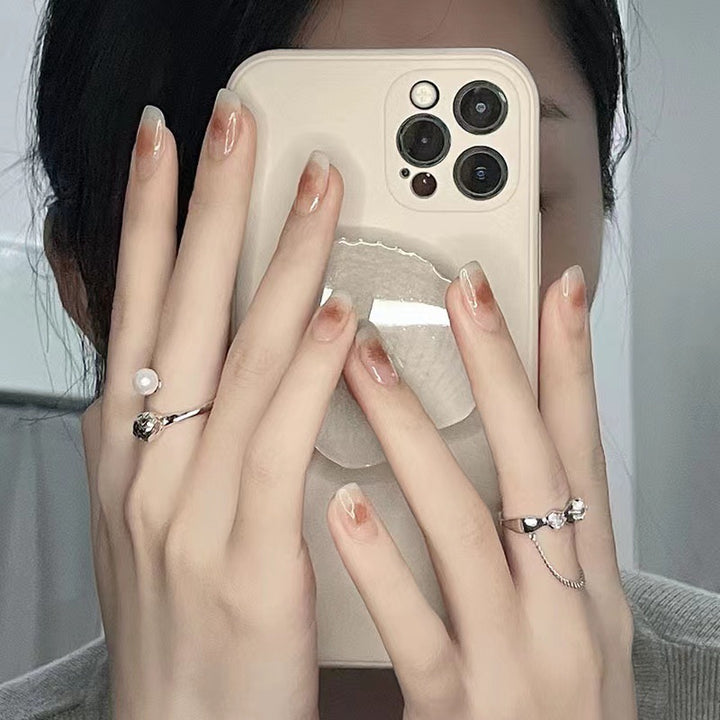 Kunstvolle Stiletto Nagelspitzen Karnz