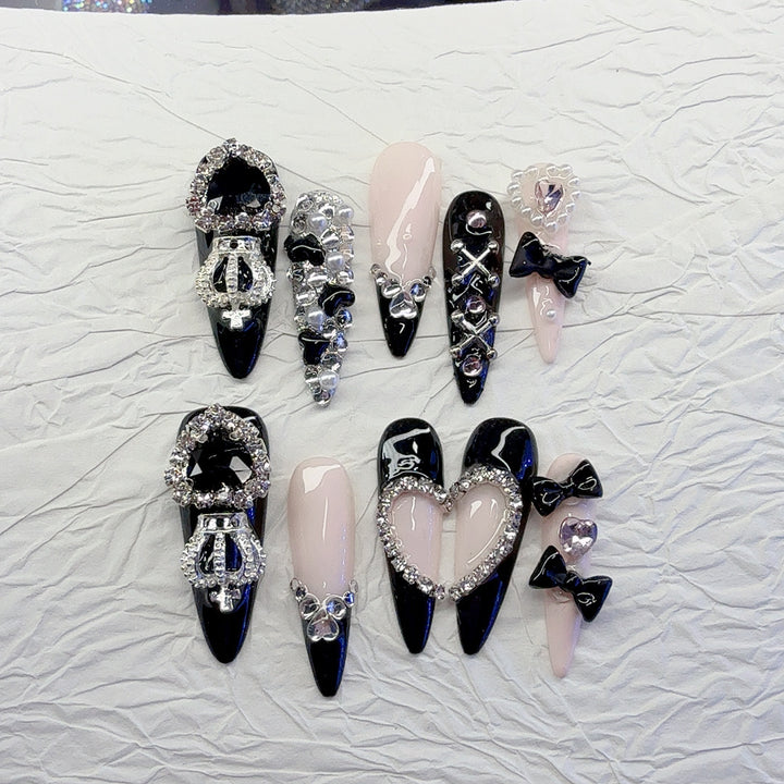 Elegantes aufwendiges Press-On Nagelkunst Set