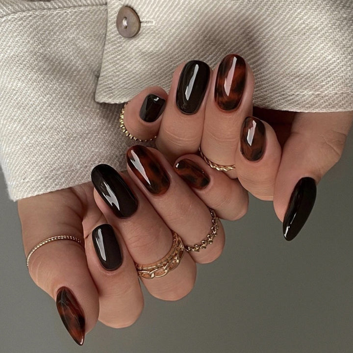 Elegante Kunstnägel im modernem Stiletto-Design Karnz
