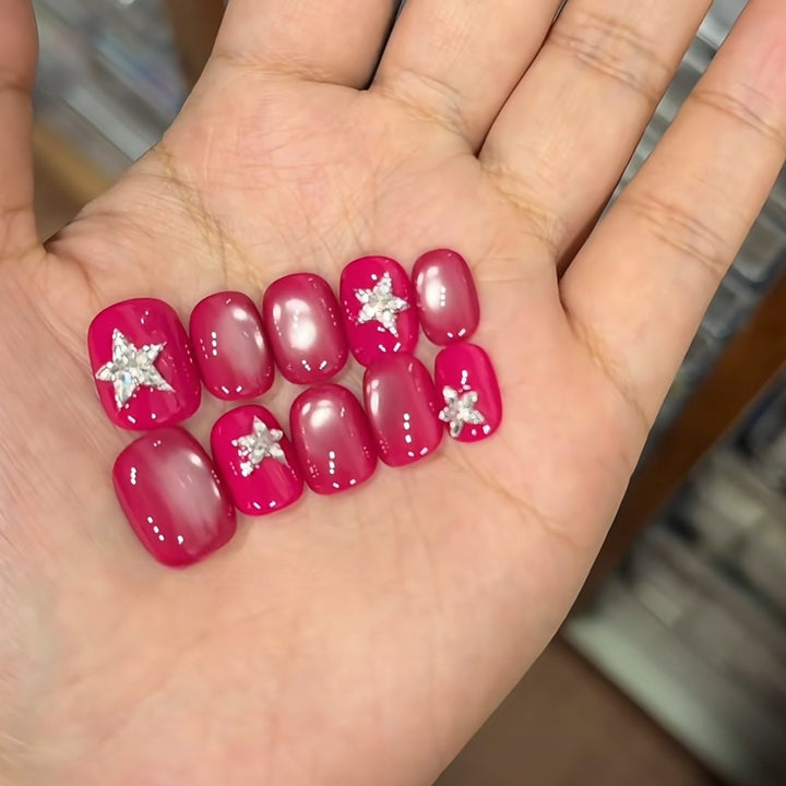 Glamorous Star-Accent Nail Tips Karnz