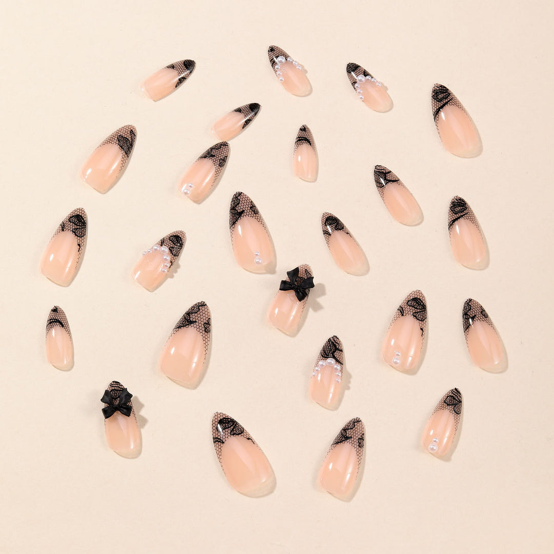 Elegantes Spitzen-Design Nail Art Karnz