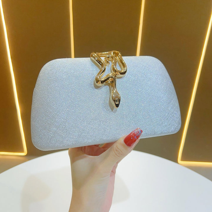 Elegante strukturierte Abend-Clutch