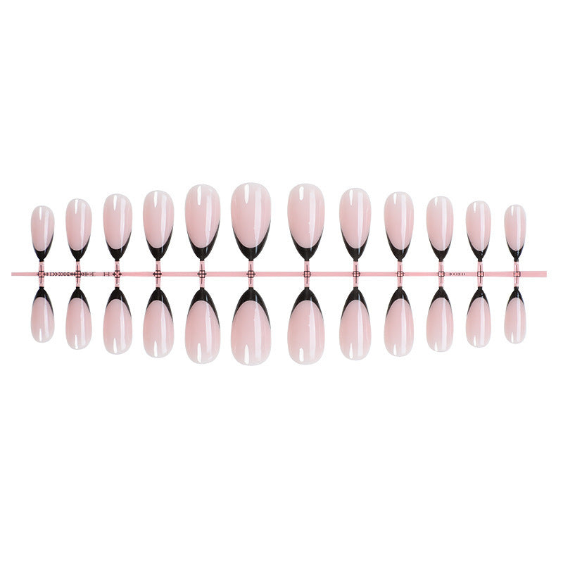 Elegantes spitzes Press-On-Nagelkunst-Set Karnz