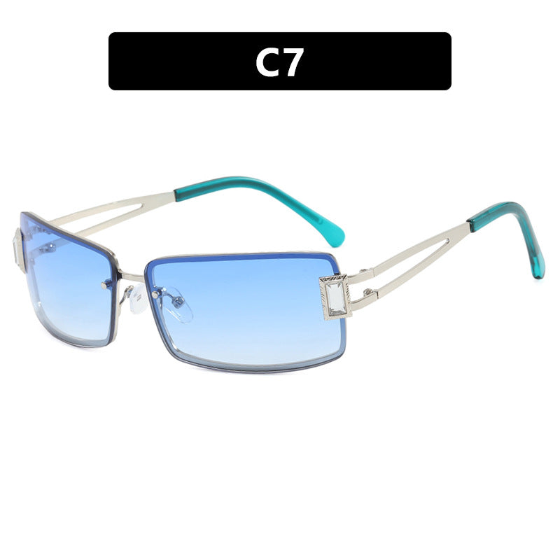 Damen stilvolle Sonnenbrille mit eleganten trapezförmigen Gläsern und filigranem Metallrahmen Karnz