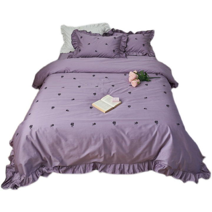 Bettgarnitur mit bestickten Rosen, Volant-Details und extra weichem Baumwollsatin