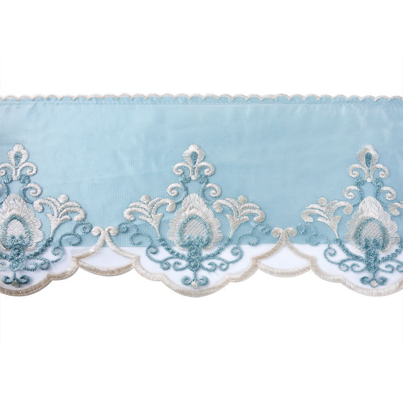 Elegante und Verspielte Gardinenborte Karnz