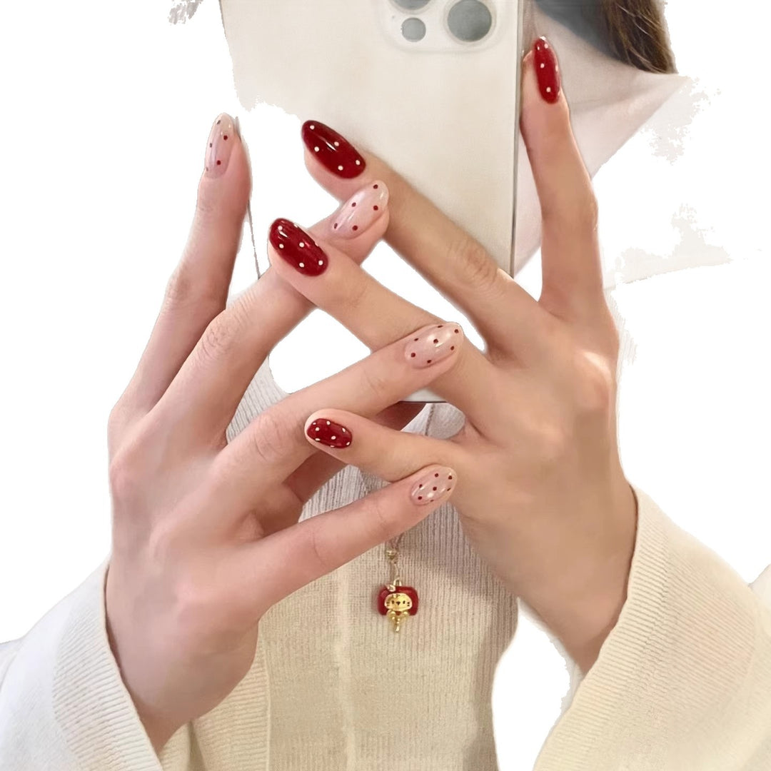 Künstlerisches Press-On-Nagelkunstset mit Punkten und glänzendem Finish